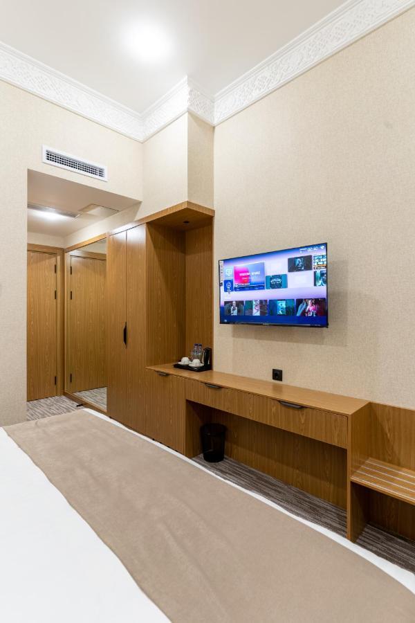 Mirzo Hotel Tashkent Esterno foto